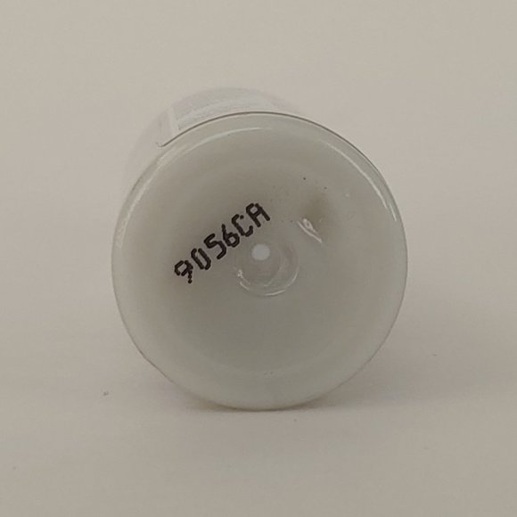 💋4/$20 Color Me Brilliant protect primer - Picture 3 of 3